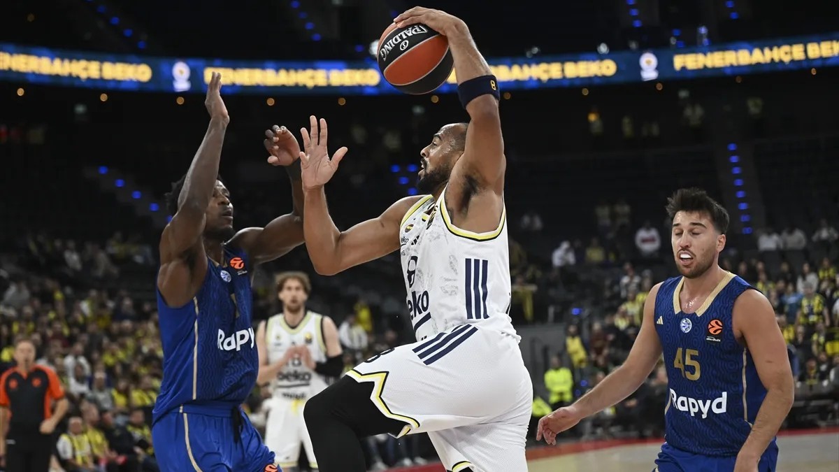 EuroLeague'de tarihi zafer! Fenerbahçe, Maccabi Tel Aviv'i devirdi: 84-75
