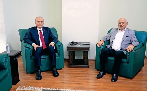 Faruk Özlü Akit Medya'yı ziyaret etti! Tanju Özcan kumda oynasın