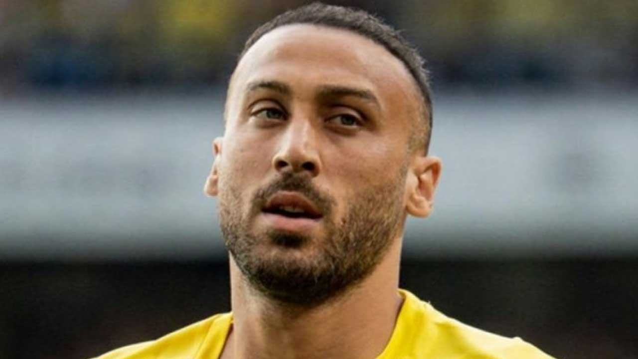 Fenerbahçeli futbolcu Cenk Tosun ameliyat edildi