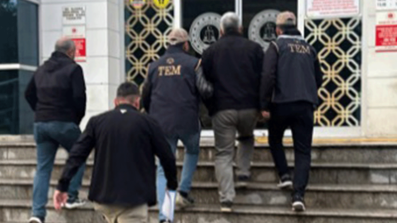 FETÖ'cü bakın nerede basıldı