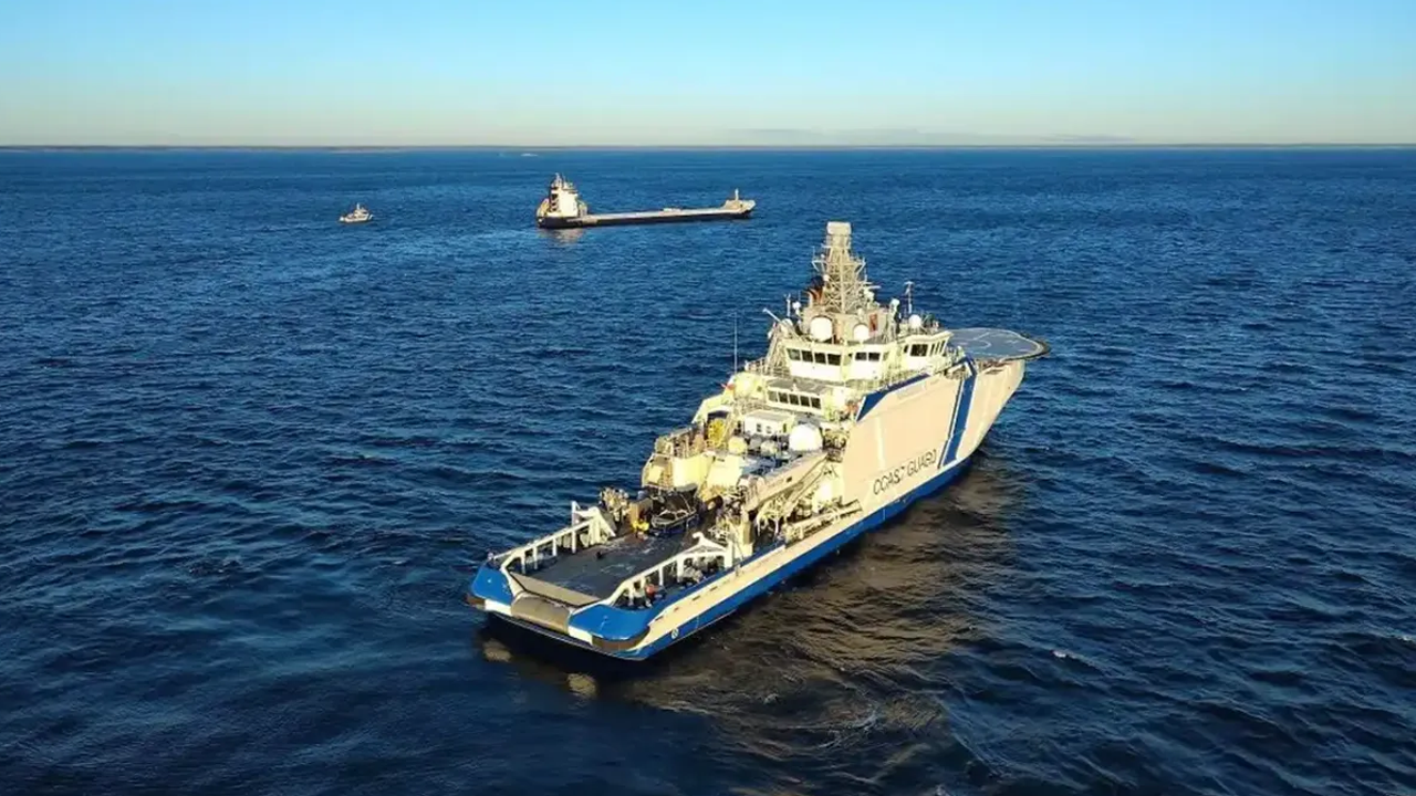 Finlandiya, bir gemiyi alıkoydu!