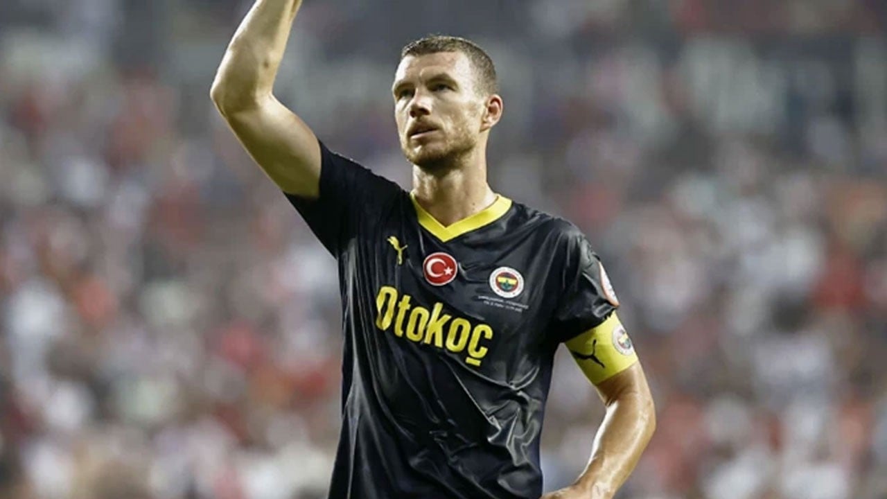 Fiorentina ile bağları koptu! Dzeko'nun yeni takımı açıklandı