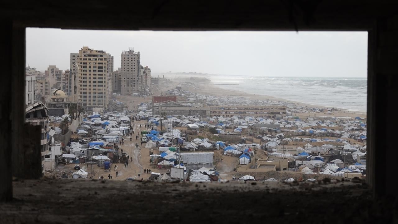 Gazze’de kış kabusu: Fırtına ve şiddetli yağış çadır kentleri vurdu!