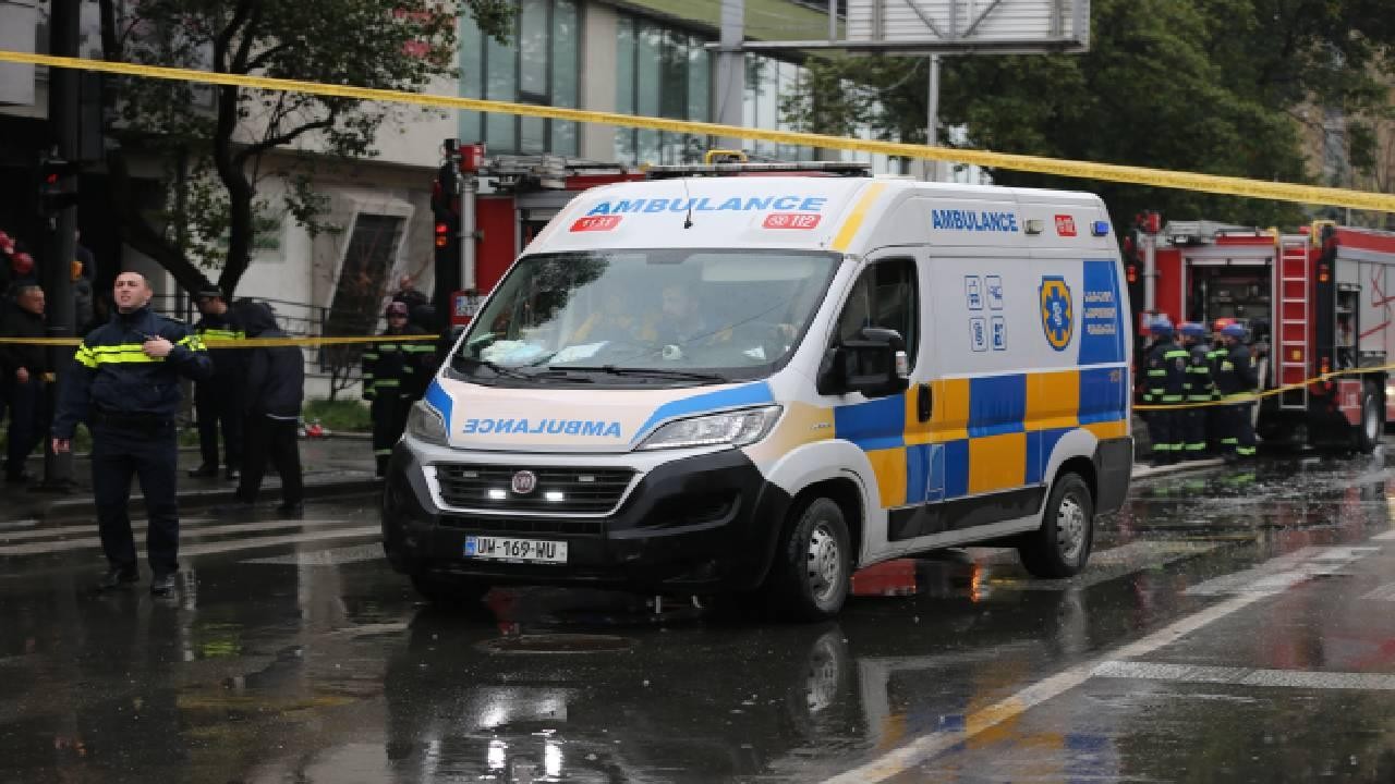 Gürcistan'da yol inşaatında toprak kayması sonucu 4 işçi öldü