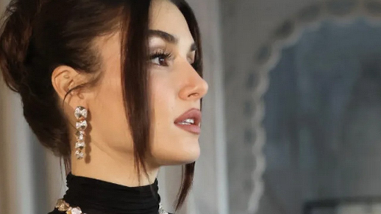 Hande Erçel'in Türkçesi varken ingilizce konuşması beğenilmedi: Bu kez İngilizcesi gündeme geldi...