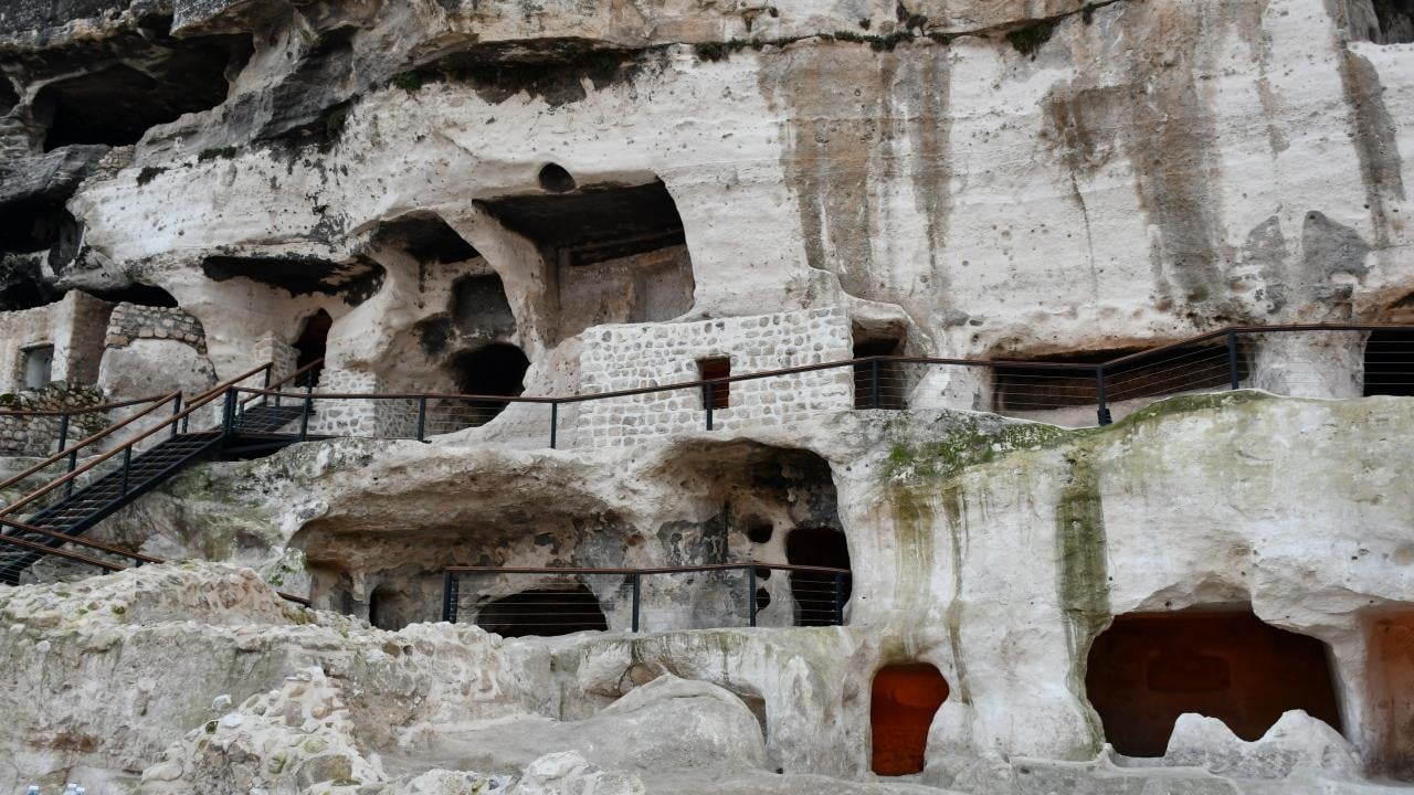 Hasankeyf’te tarihi dönüşüm: Restore edilen 10 mağara ziyarete açıldı!