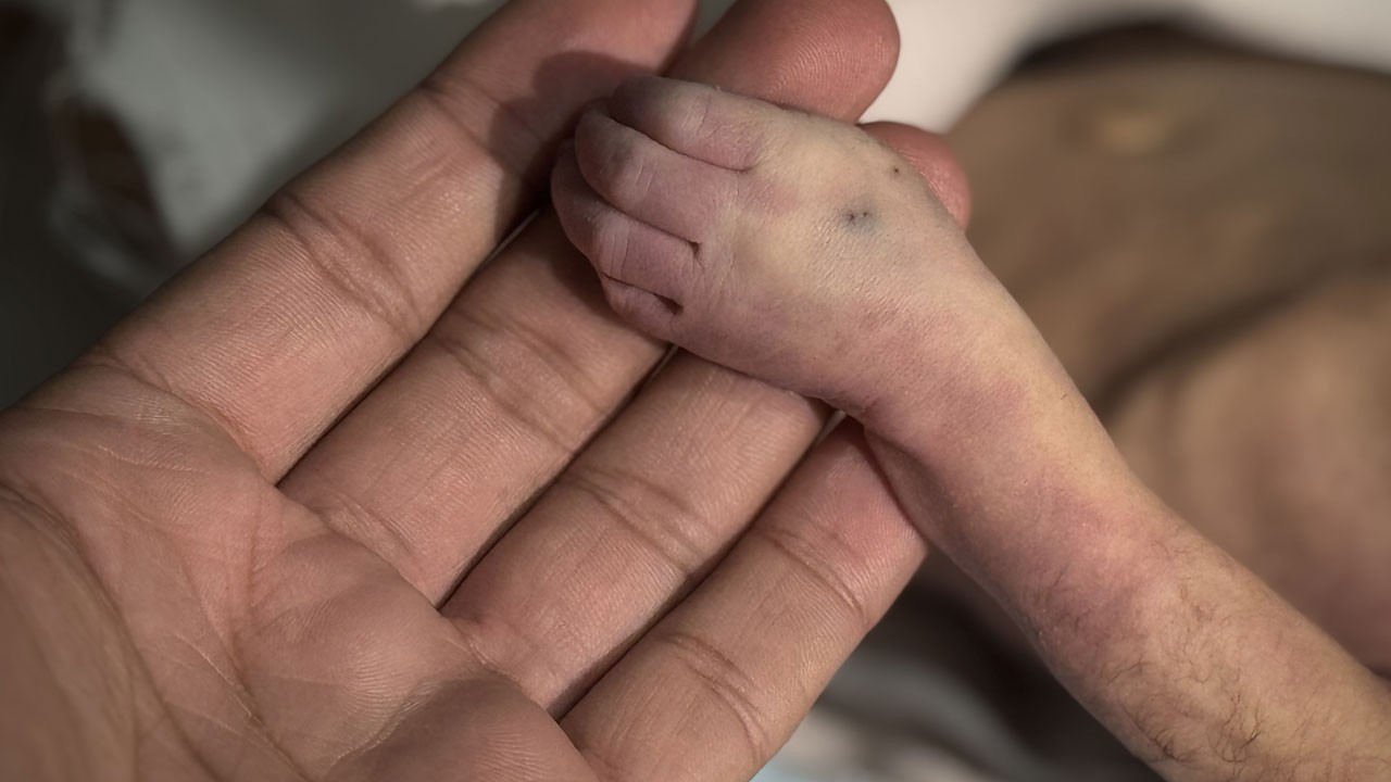 Henüz 29 günlüktü! Gazze’de bir bebek daha soğuğa yenik düştü