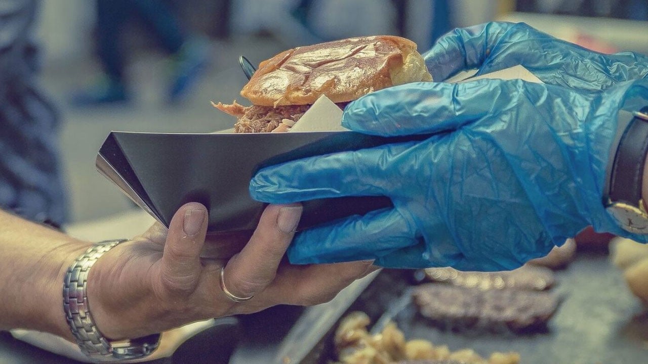 Her gün zehirlenme haberleri geliyor! İşte kesinlikle uzak durulması gereken gıdalar