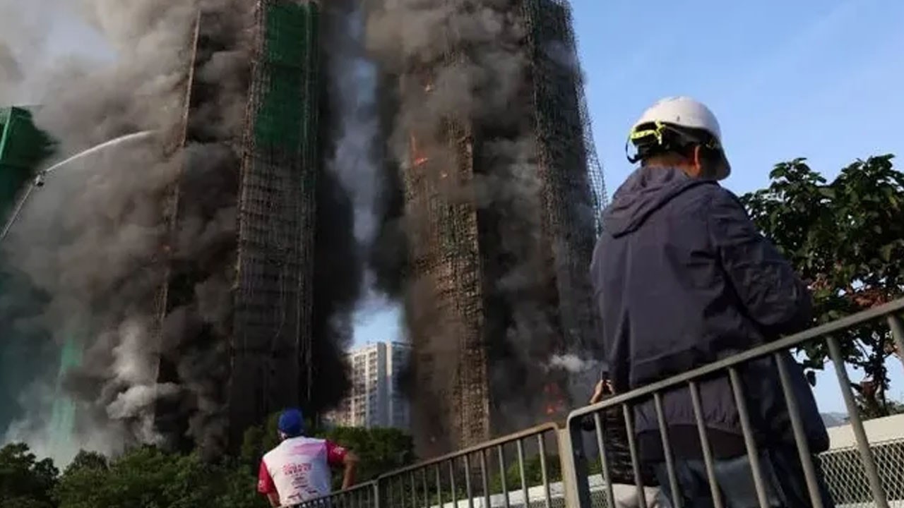 Hong Kong’da korkunç yangın! Mahsur kalanlar var