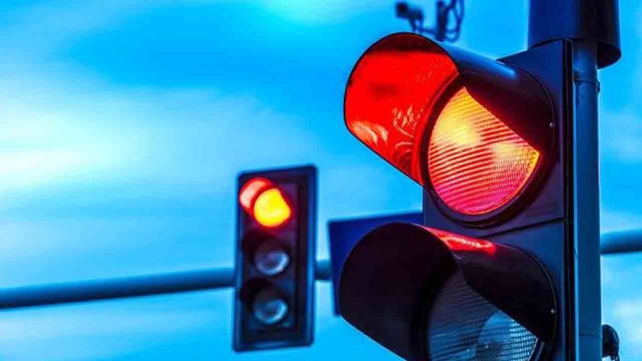 İçişleri’nden caydırıcı adım: 6 kez kırmızı ışık ihlal edene direksiyon yasak