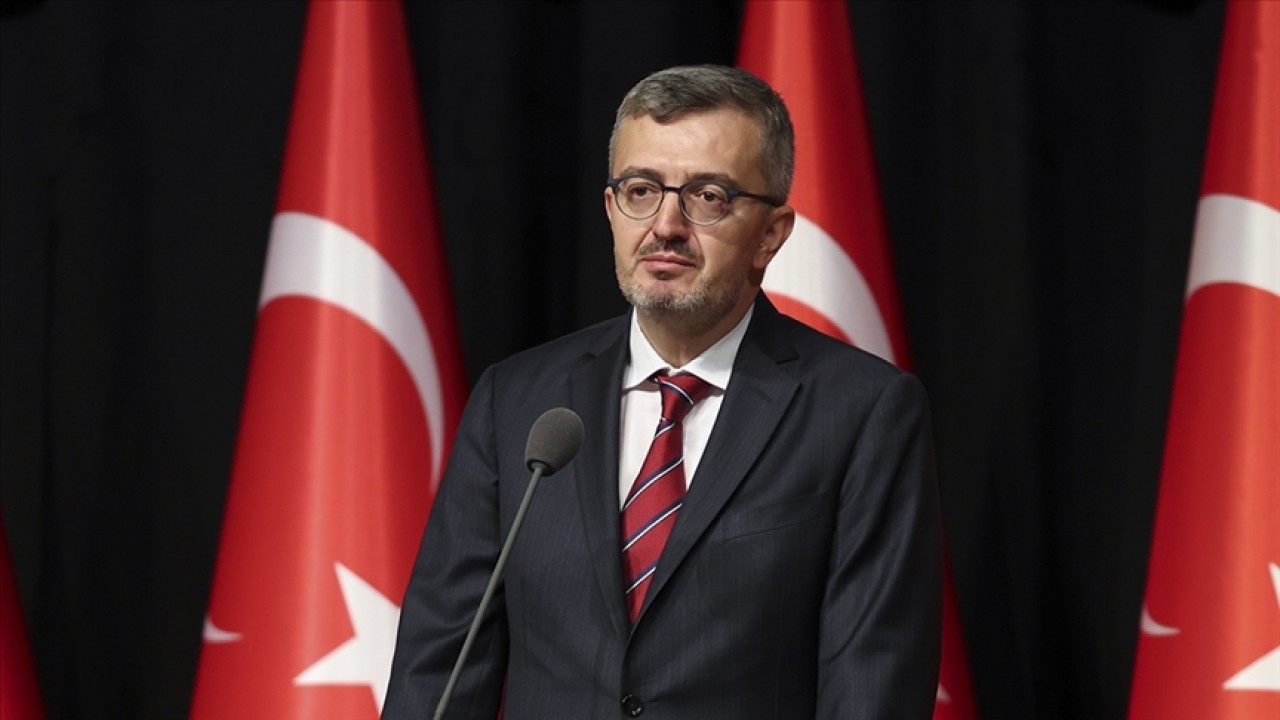 İletişim Başkanı Duran: Düşen uçakla ilgili gerekli çalışmalar titizlikle sürdürülüyor