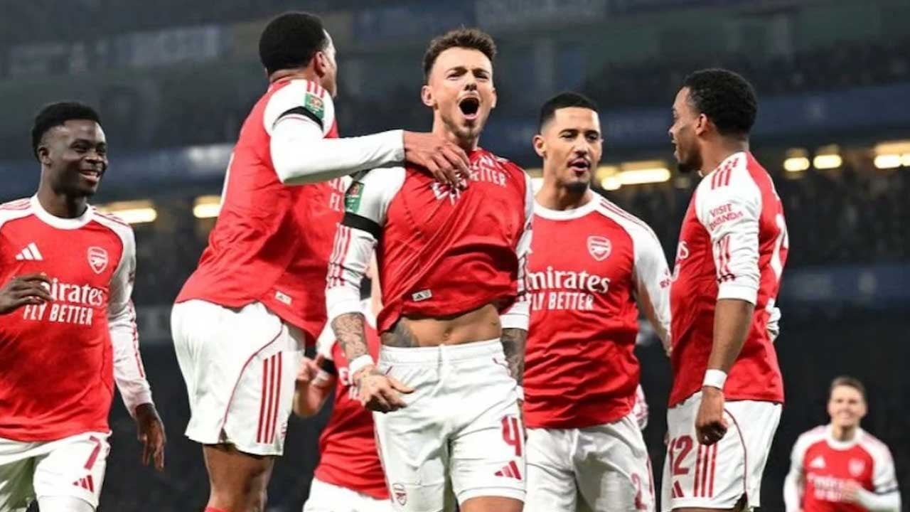 İngiltere Lig Kupası'nda Arsenal, Chelsea'yi yenerek avantajı kaptı