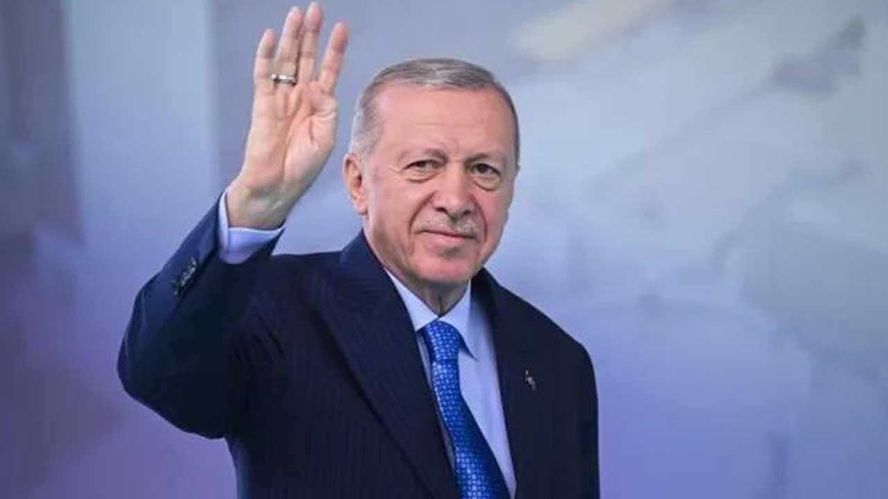 "İnsanlık adına dünya siyasetine, Türkiye ve Recep Tayyip Erdoğan şekil vermektedir"