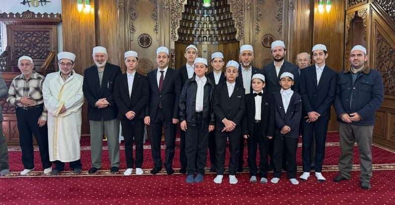 İpekyolu’nda 8 öğrenci hafızlık belgesini aldı