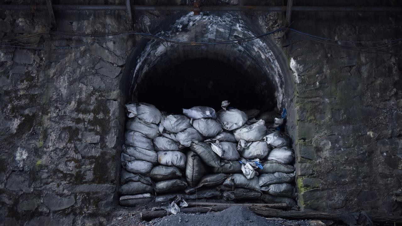 İspanya'da Kömür Madeninde Korkunç Göçük: En Az 3 İşçi Toprak Altında Kaldı