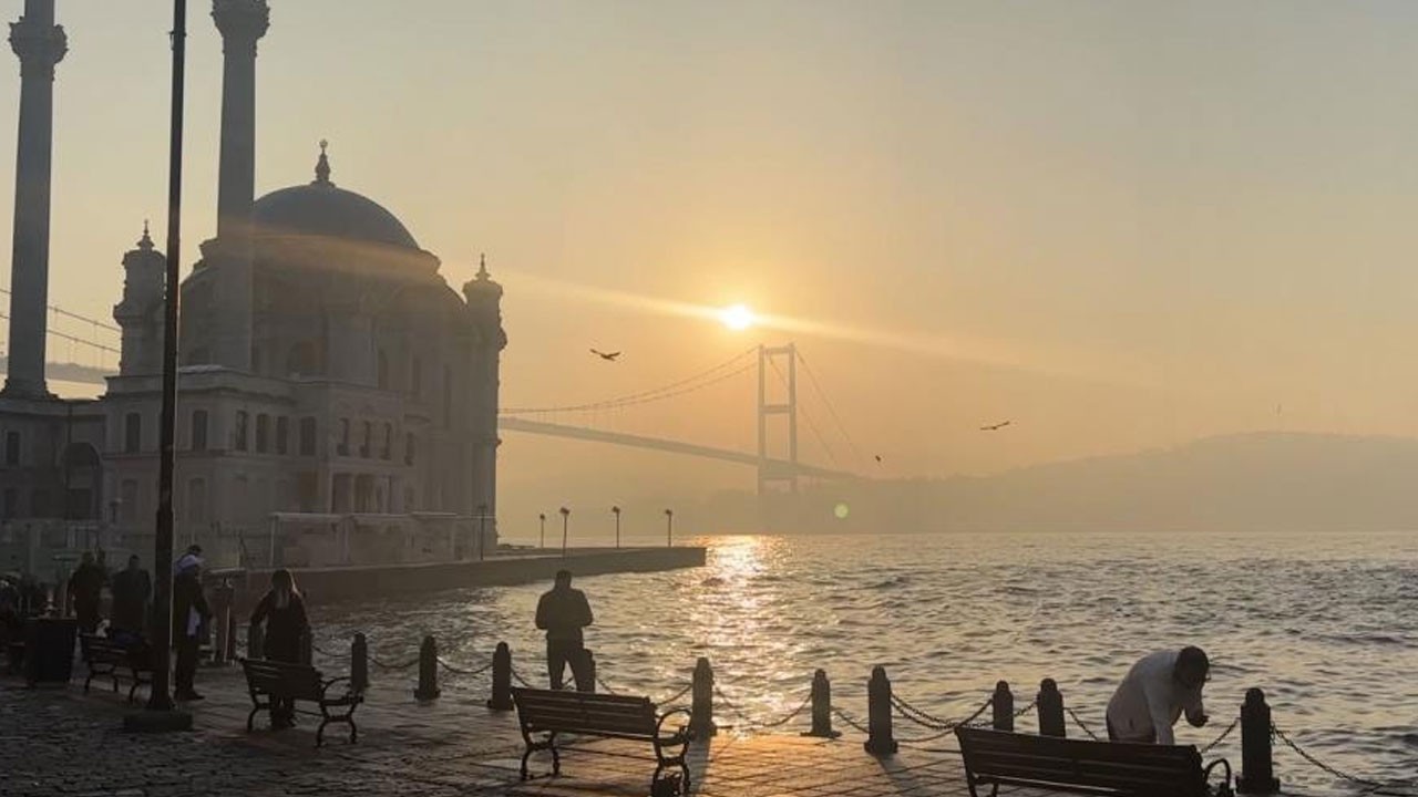 İstanbul’da sis etkili oldu! Manzara görenleri mest etti