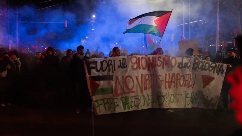 İtalya'da İsrail takımı Hapoel Tel Aviv protesto edildi: "Özgür Gazze" sloganları atıldı