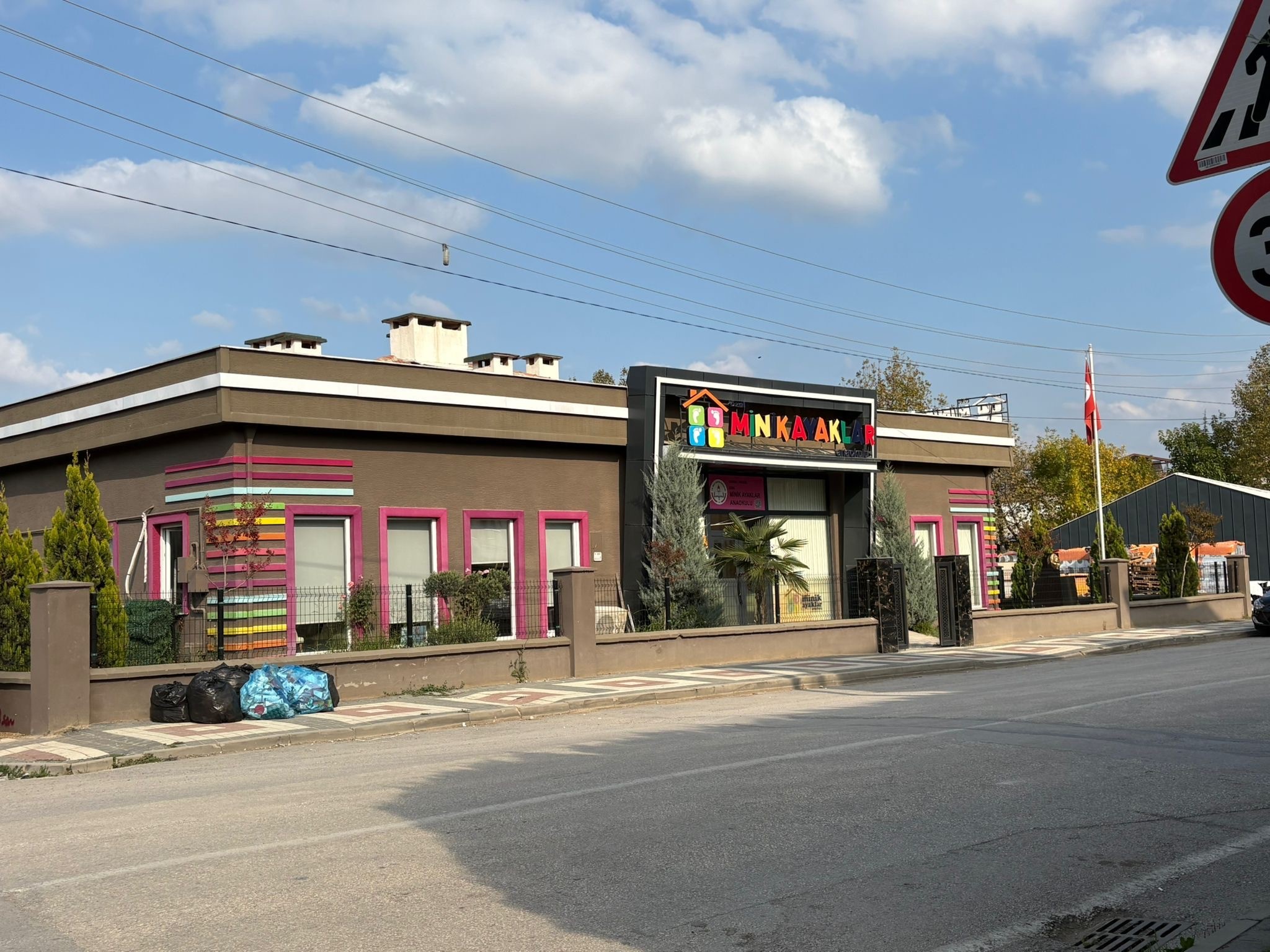 İzmit’te silahlı saldırı paniği! Cadde ortasında vuruldu