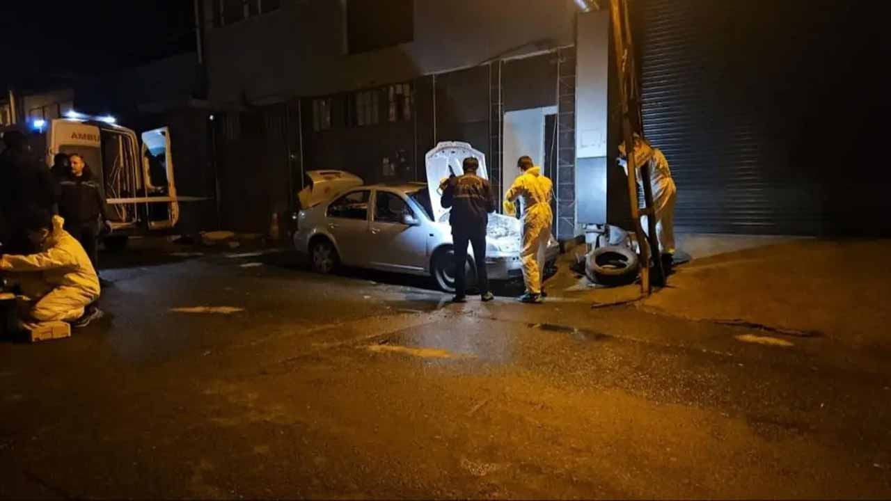 Kağıthane'de feci ölüm! Otomobile ısınmak için girdi: Alev topuna dönen araçta can verdi!