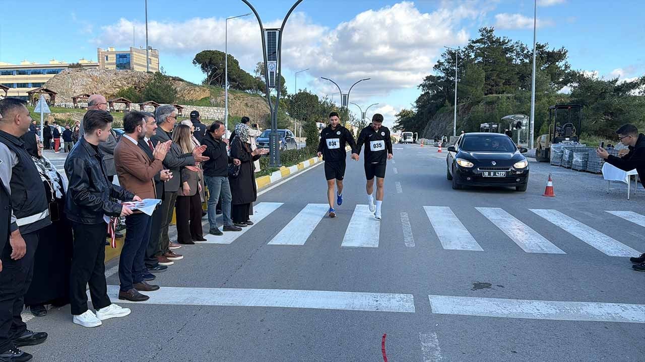 Kampüste perde aralandı! Öğrencilerin Filistin için attığı adım dikkat çekti