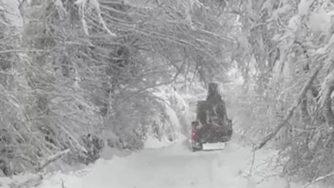 Kar hayatı durdurdu! 30 köy yolu kapandı