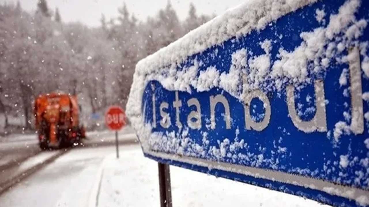 Kar İstanbul'un kapısına dayandı! Valilik uyardı: Bu geceden itibaren etkili olacak