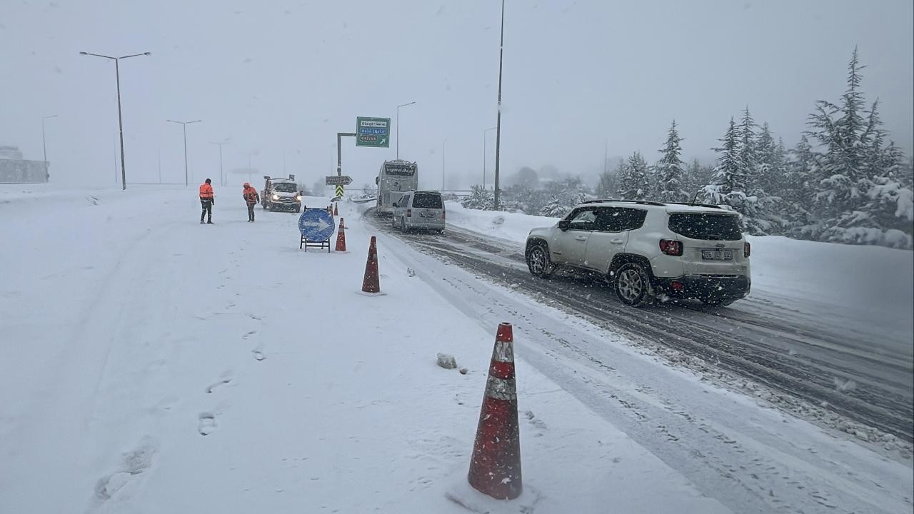 Karayolları sürücüleri o yollar için uyardı! İşte Türkiye genelinde yol durumu