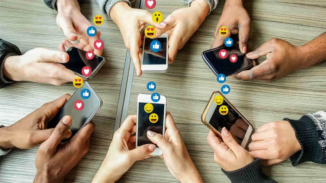 Karşı cinsin fotoğrafını beğenmek boşanma sebebi