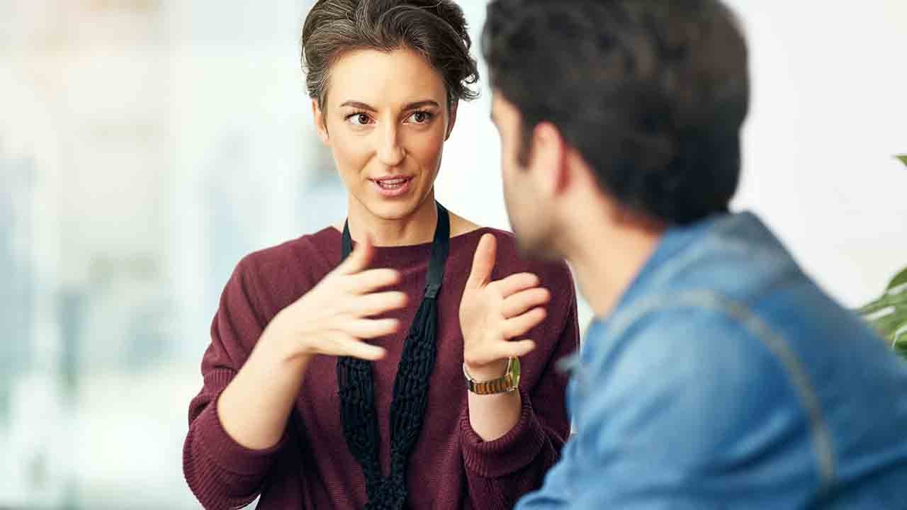 Karşınızdaki gerçekten sizi dinliyor mu? Cevap sandığınızdan daha basit