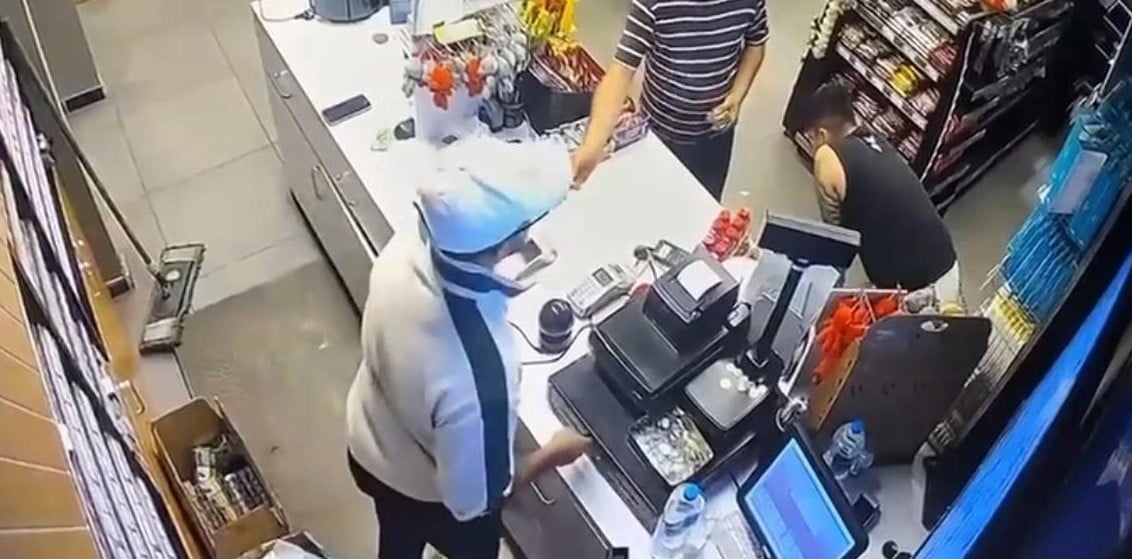 Kocaeli’de husumet büyüdü! Genç adam silahlı saldırıda hayatını kaybetti!