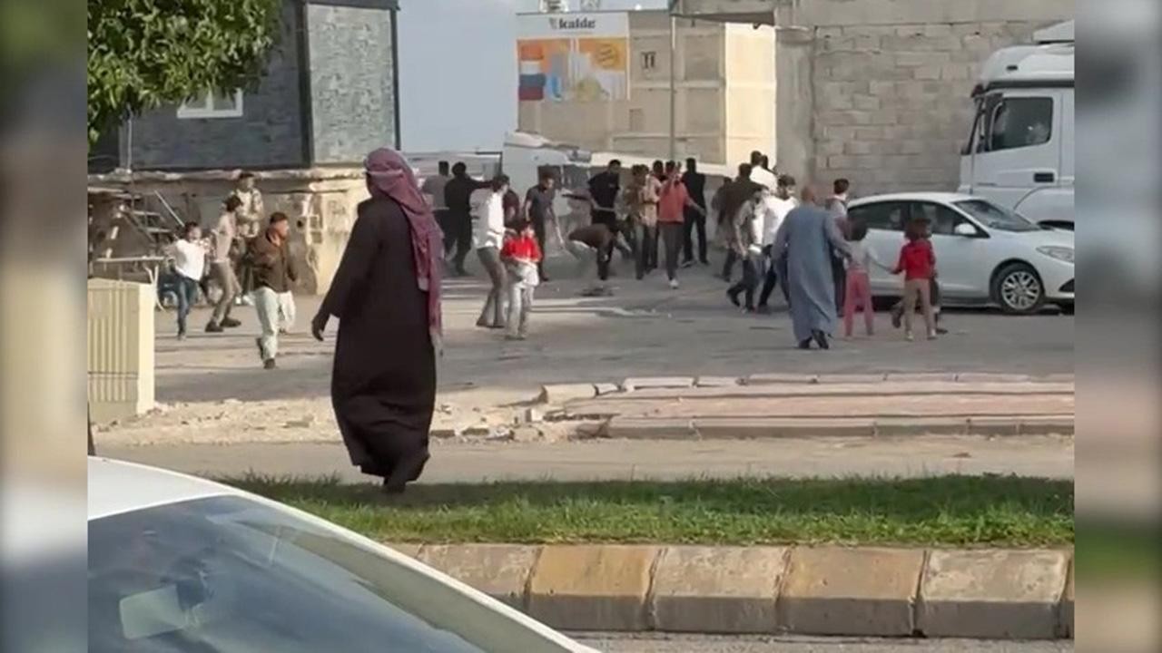 Komşular arasındaki tartışma taş ve sopalı kavgaya dönüştü: 1 ölü, 5 yaralı