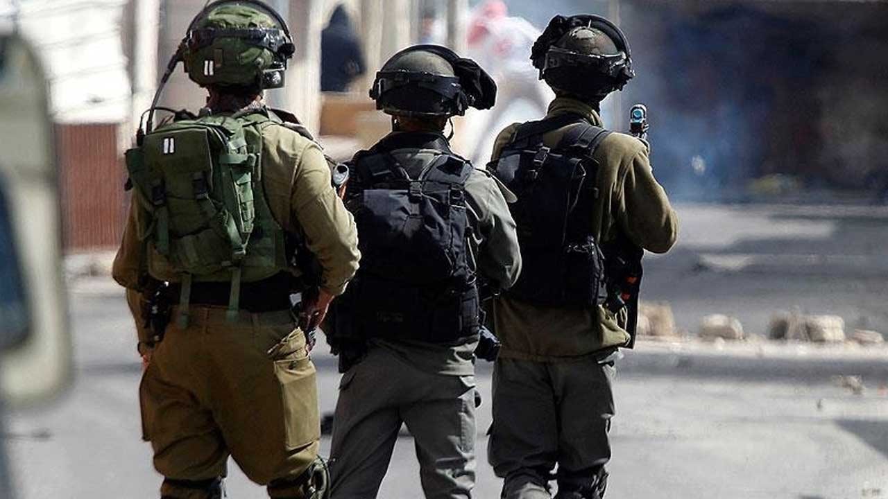 Kudüs ve Batı Şeria’ya eş zamanlı baskın: 3 Filistinli yaralı