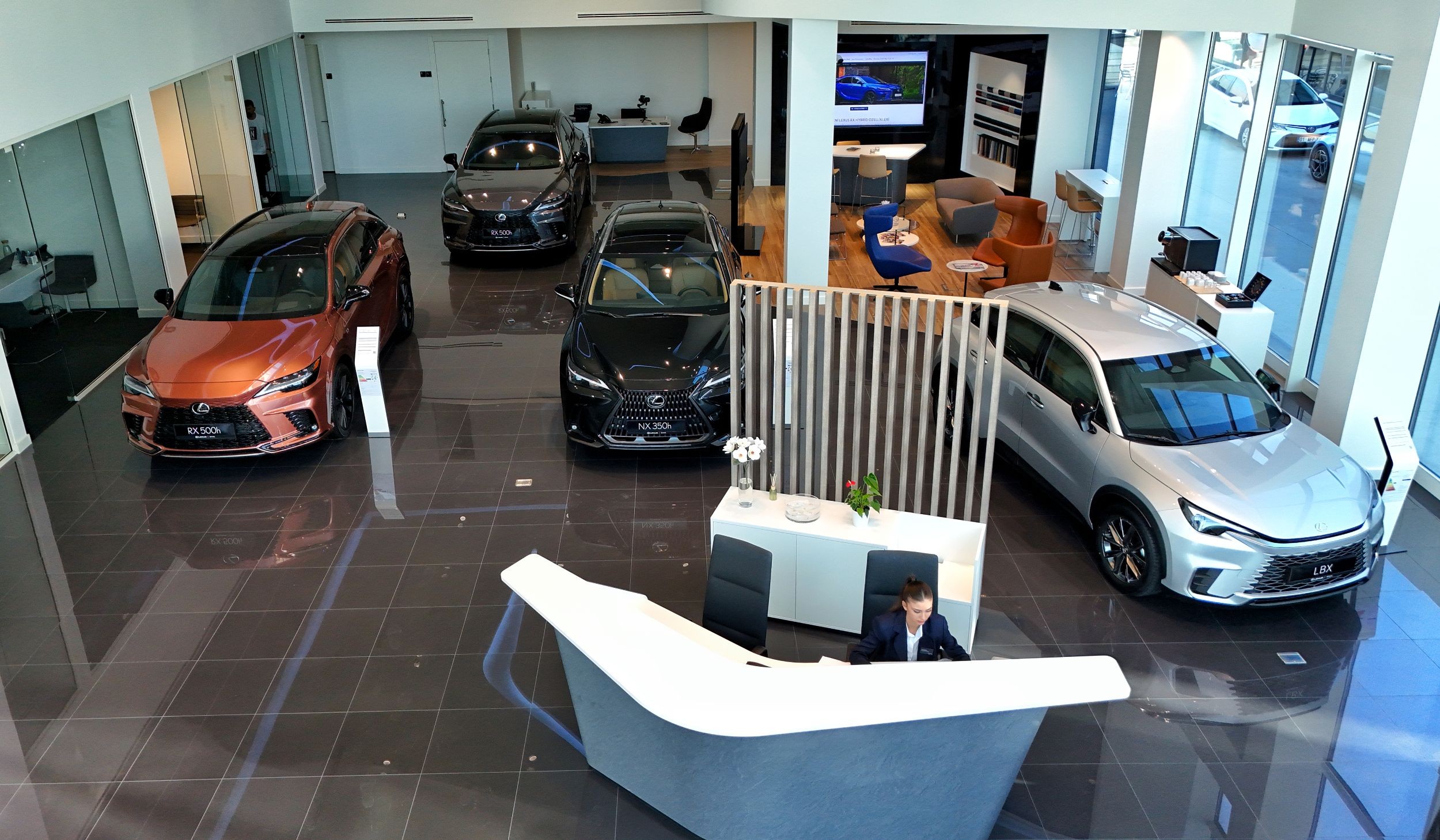 Lexus’tan Türkiye’de dev adım! Adana showroomu kapılarını açtı!