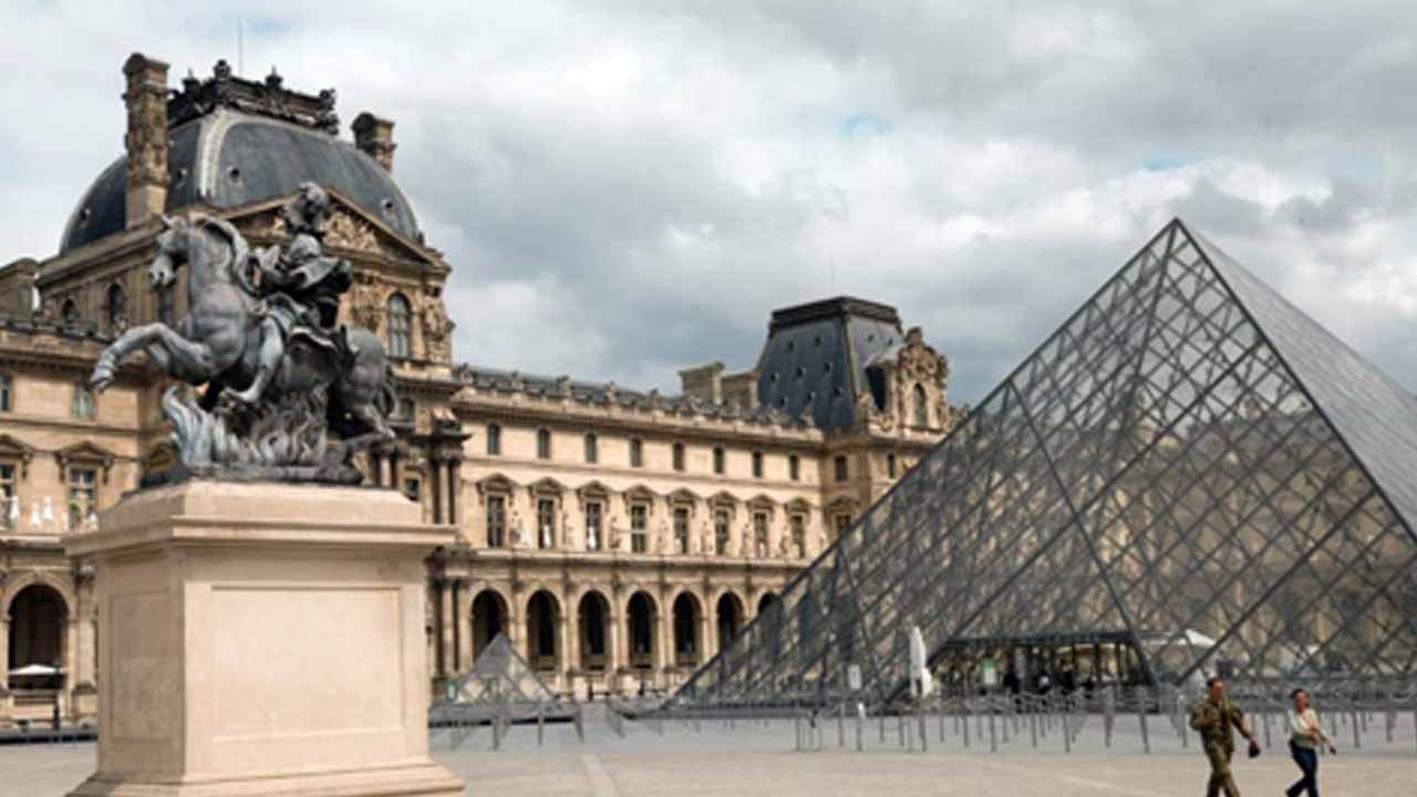 Louvre’da skandal bitmiyor! Geçen ay soyuldu şimdi de su bastı