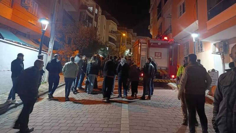 Manisa'da inşaat sırasında iki apartmanda çatlaklar oluştu: 15 kişi tahliye edildi