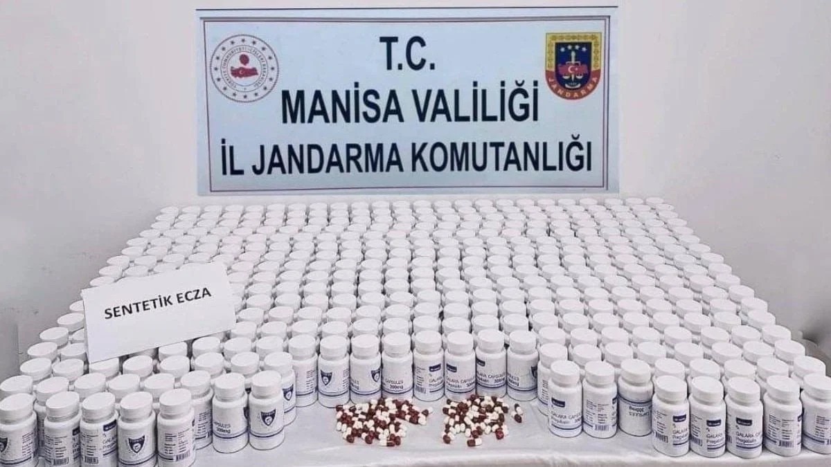 Manisa'da otoyol operasyonu: Araçtan 35 bin zehir hapı çıktı!