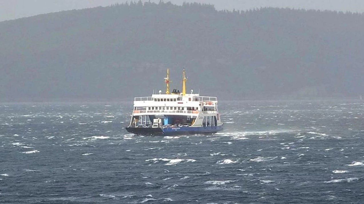 Marmara'da hava koşulları feribot seferlerini iptal ettirdi