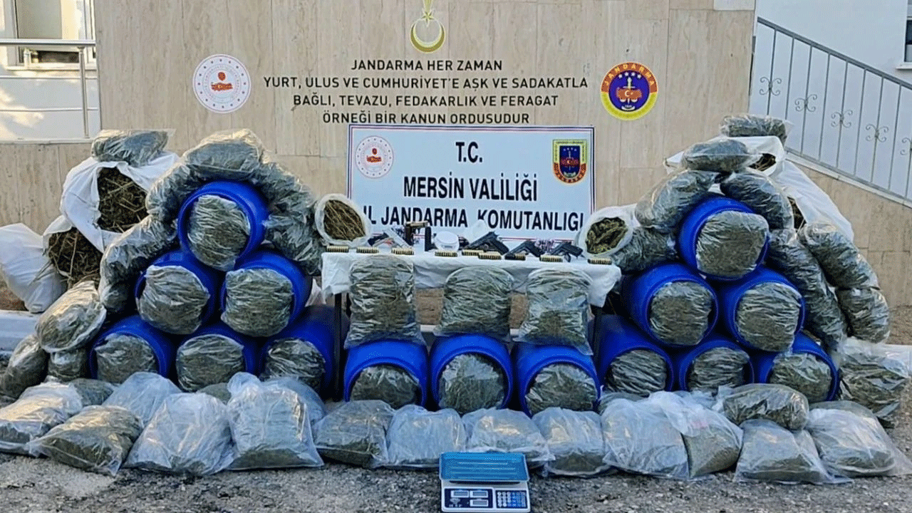Mersin’de uyuşturucu operasyonu! 220 kilo esrar ve 1 kilo kokain ele geçirildi