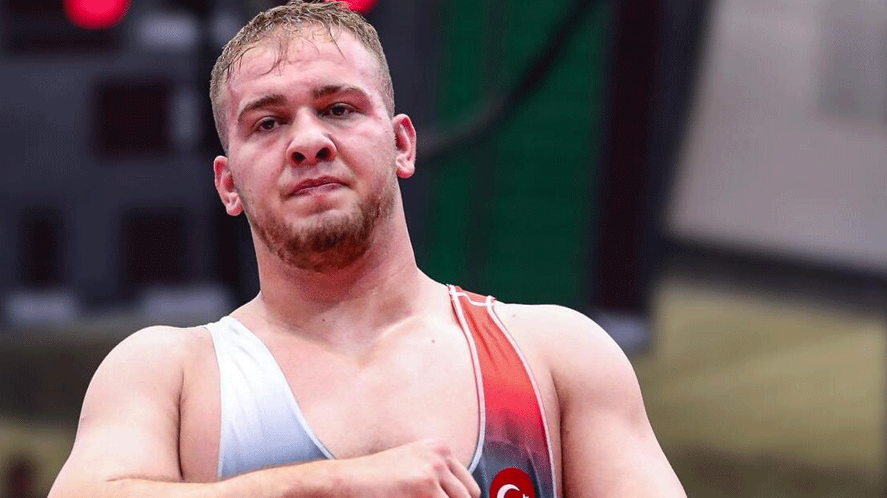 Milli güreşçimiz minderde tarih yazdı! Hakan Büyükçingil’den bronz madalya gururu!