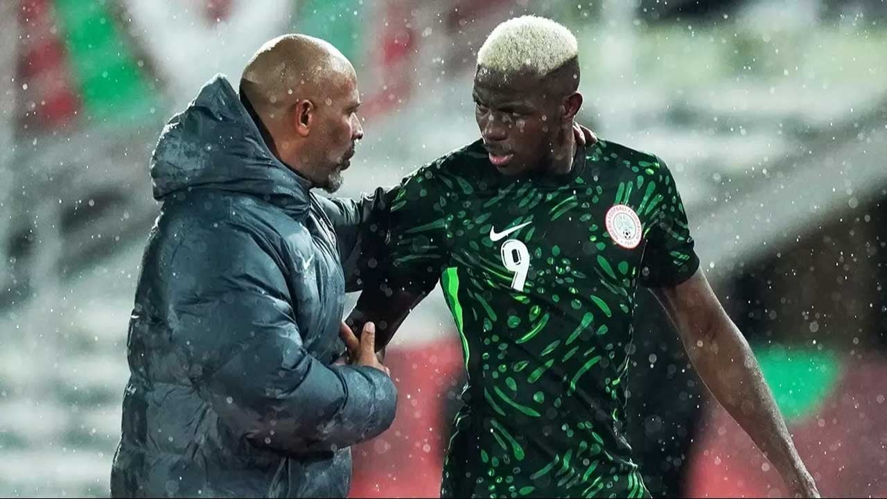 Oyundan alınan Osimhen'e yakışmayan hareket