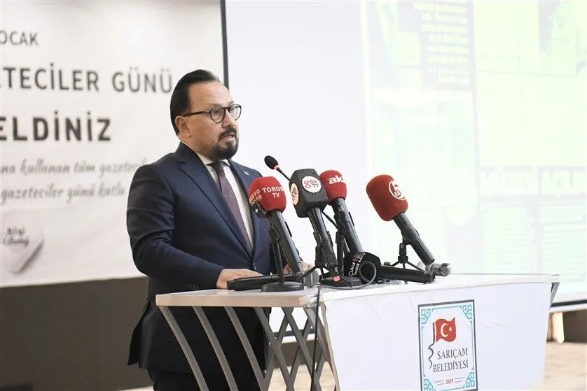 Sarıçam Belediye Başkanı Bilal Uludağ'dan gazeteciler onuruna yemek