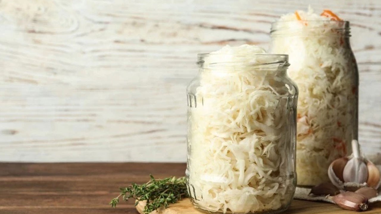 Sofranızdan eksik etmeyin! Lahana turşusunun bu etkisini biliyor musunuz?