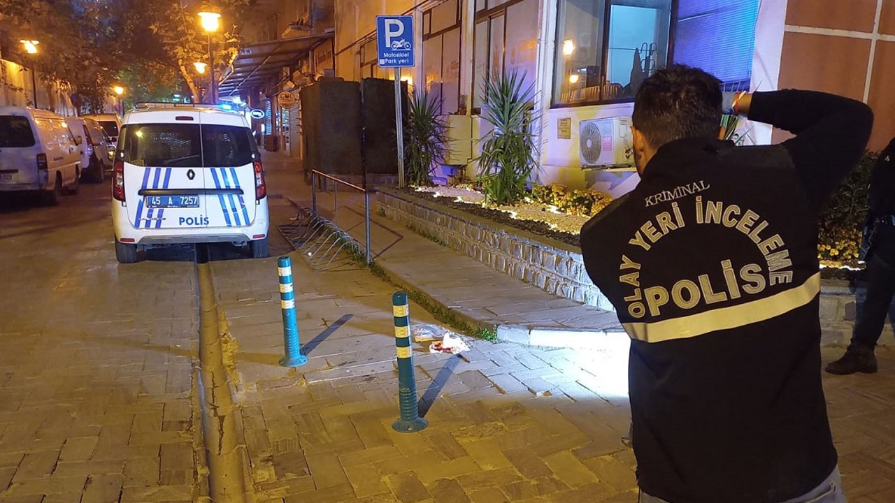 Sokak ortasında bıçaklı kavga: 1 kişi yaralandı