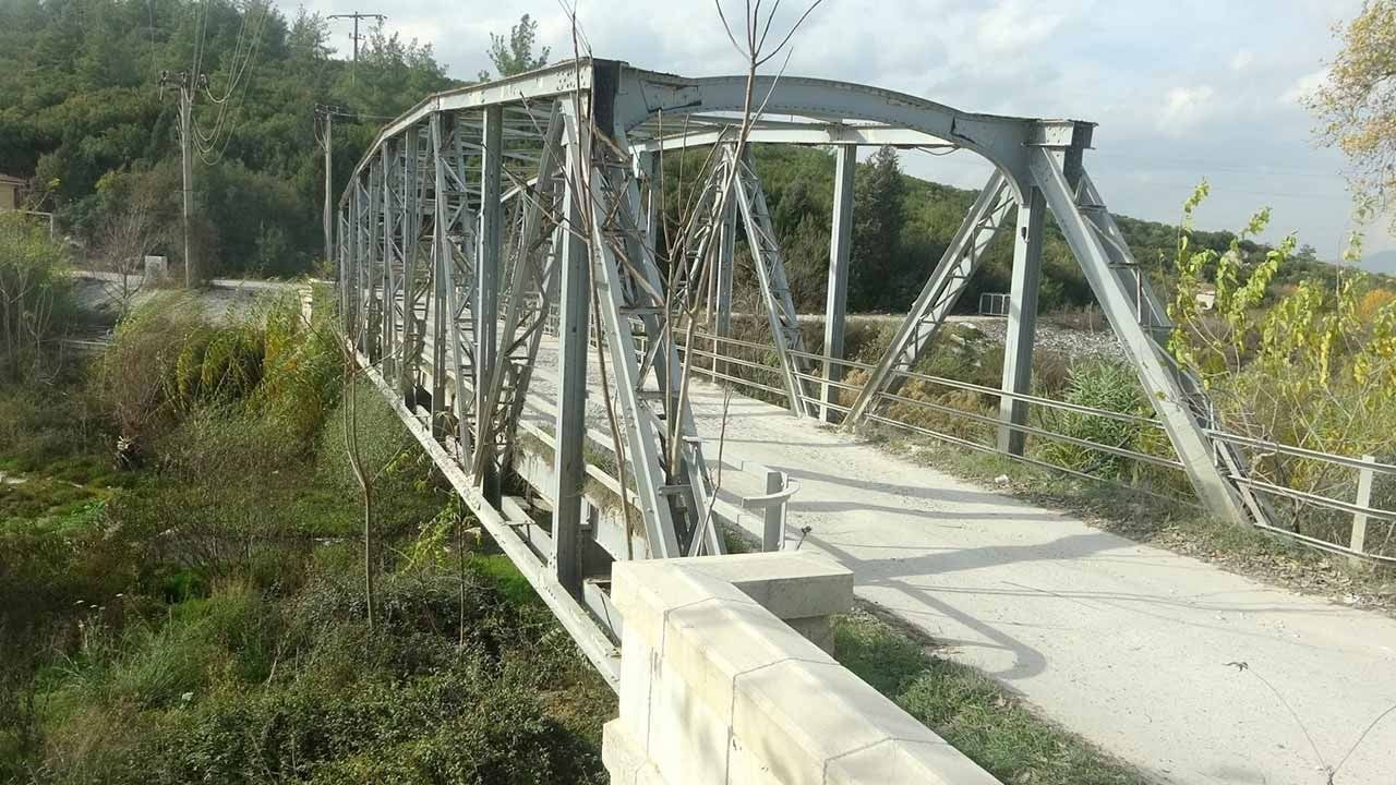 Tarihi Köprünün Ardındaki Sır Açığa Çıktı! Yatağan’daki Yapı Yeniden Gün Yüzünde
