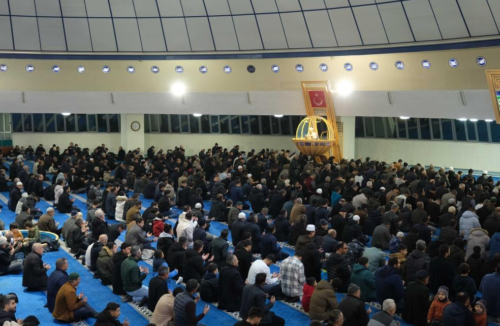 Terzi Baba Camii'nde kandil programı