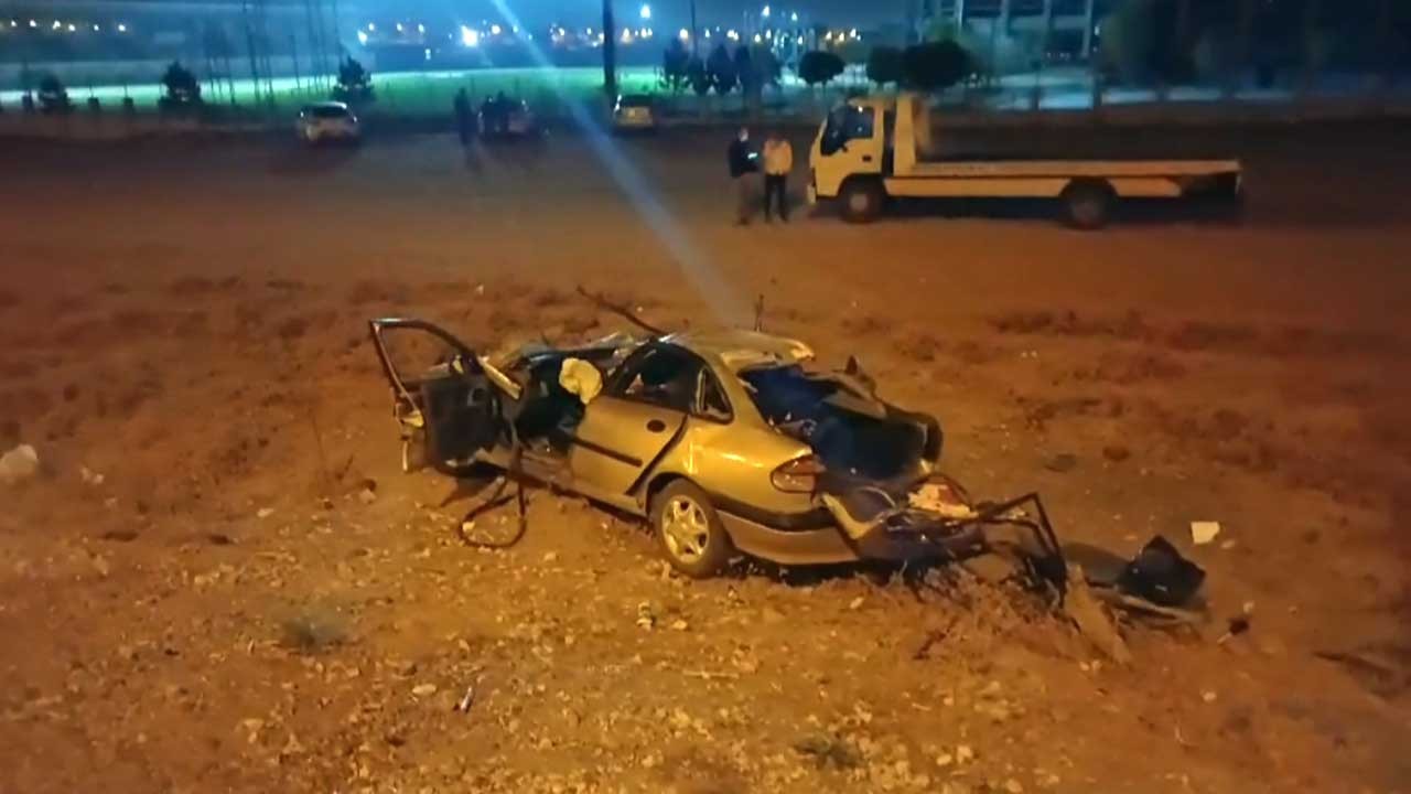 TIR’a arkadan çarpan otomobildeki 2 çocuk hayatını kaybetti