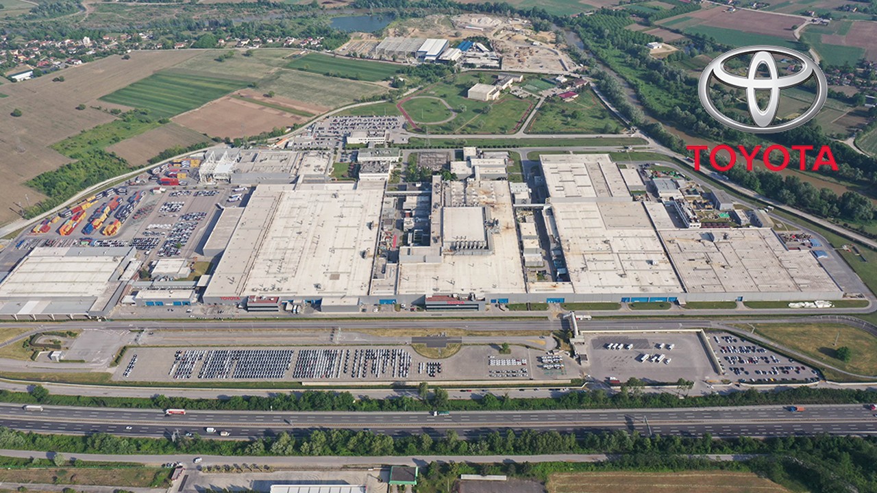 Toyota Türkiye’de büyük değişim! Koltuk 33 yıl sonra el değişiyor!