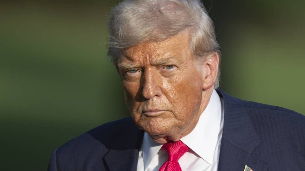 Trump’tan ABD’ye: Yaşlı, yorgun uykusuz ve mor! ABD lideri Trump çirkinsin deyip tepki gösterdi...