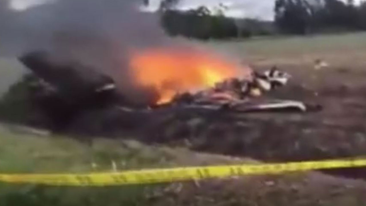 Uçak düştü, ünlü şarkıcı dahil 6 kişi öldü