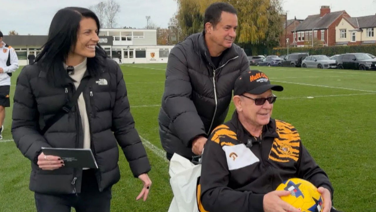 Ülkenin medyasında geniş yer buldu! Acun Ilıcalı'dan kanser İngiliz taraftara jest